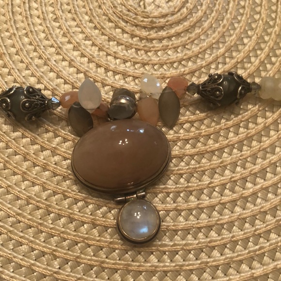 Fall tone semi-precious stone necklace - Picture 2 of 2